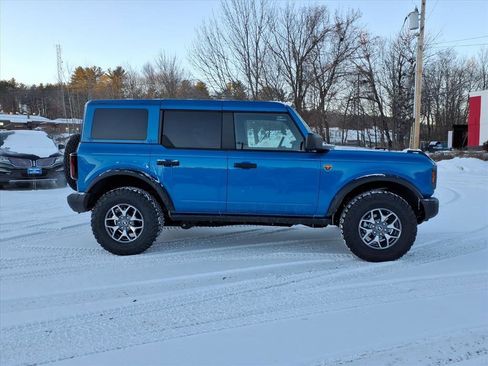 Used 2025 Ford Bronco Badlands image 4