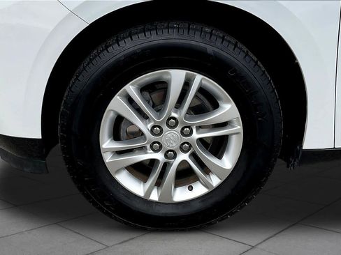 Used 2019 Buick Enclave Essence image 11