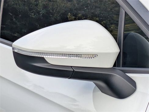 Used 2023 Volkswagen ID.4 Pro image 5