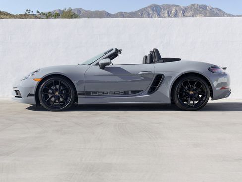 Used 2025 Porsche 718 Boxster image 2