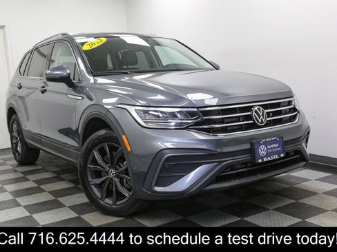 Used 2022 Volkswagen Tiguan SE AWD/4WD image 2