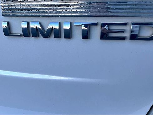 Used 2014 Ford Edge Limited w/ Driver Entry Package image 9