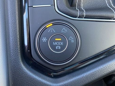 New 2025 Volkswagen Taos SE image 35