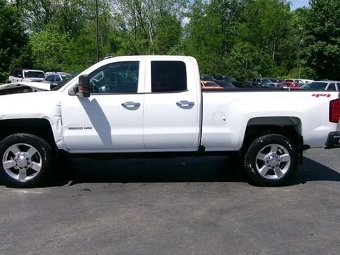 Used 2019 Chevrolet Silverado 2500 W/T AWD/4WD image 3