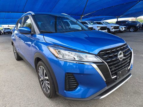 Used 2024 Nissan Kicks SV image 2