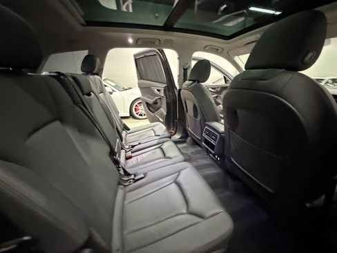 Used 2020 Audi Q7 3.0T Prestige w/ Prestige Package AWD/4WD image 32
