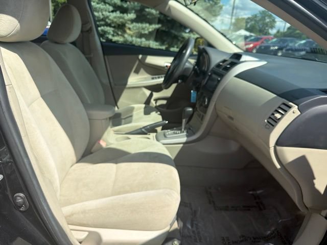 Used 2013 Toyota Corolla LE FWD image 27