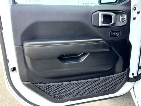 Used 2024 Jeep Wrangler Unlimited Sahara image 17