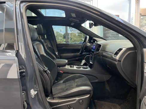 Used 2018 Jeep Grand Cherokee Trackhawk AWD/4WD image 33