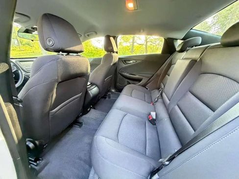 Used 2018 Chevrolet Malibu LS FWD image 18