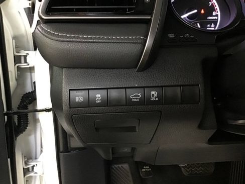 Used 2021 Toyota Camry SE FWD image 14