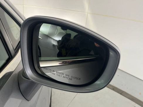 Used 2017 Chrysler Pacifica Touring-L image 49