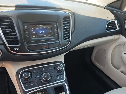 Used 2016 Chrysler 200 Limited FWD image 14
