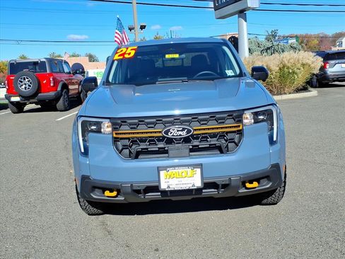 Used 2025 Ford Maverick Tremor image 2