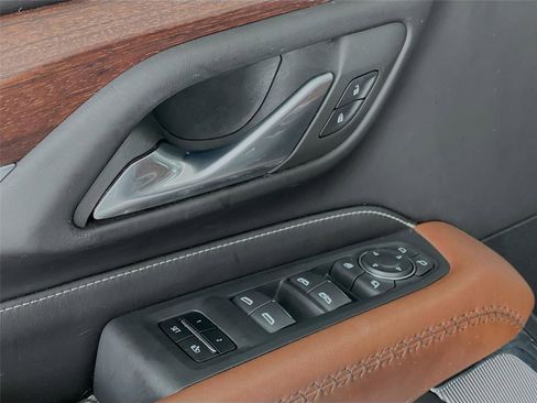 Used 2023 GMC Yukon XL Denali Ultimate image 22