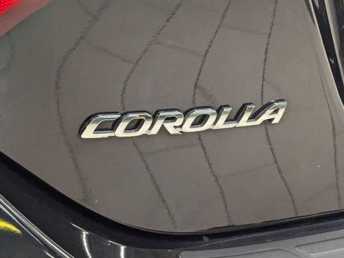 Used 2017 Toyota Corolla SE w/ Carpet Mat Package (TMS) image 25