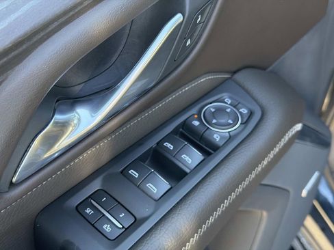 Used 2021 GMC Yukon Denali w/ Denali Premium Package image 23