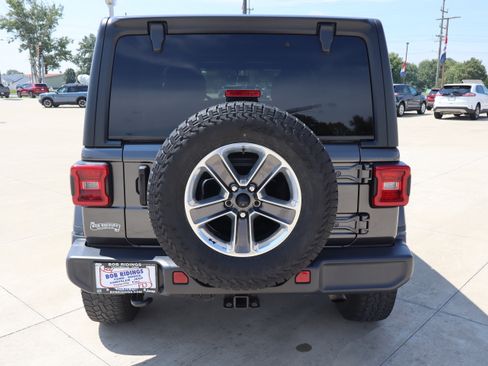 Used 2021 Jeep Wrangler Unlimited Sahara w/ LED Lighting Group AWD/4WD image 6