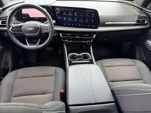 Used 2024 Chevrolet Traverse LS FWD image 15