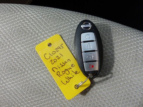 Used 2021 Nissan Rogue Sport SV FWD image 45