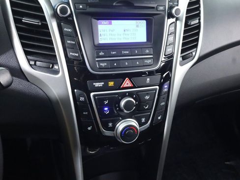 Used 2014 Hyundai Elantra GT image 17