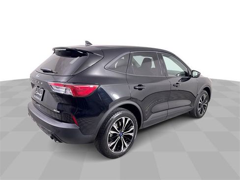 Used 2022 Ford Escape SE w/ SE Sport Appearance Package image 8