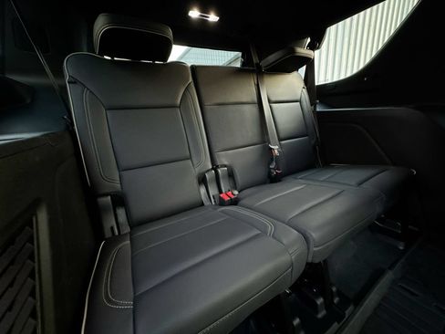 Used 2023 Chevrolet Tahoe Premier AWD/4WD image 30