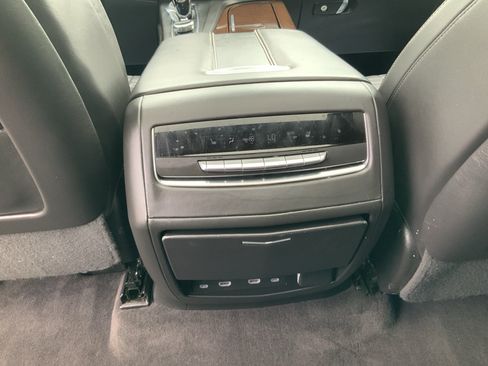 Used 2022 Cadillac Escalade ESV Sport Platinum AWD/4WD image 18