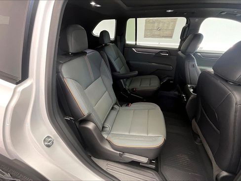 New 2026 GMC Acadia AT4 w/ Luxury Package AWD/4WD image 10