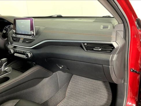 Used 2021 Nissan Altima 2.5 SR w/ SR Premium Package image 22