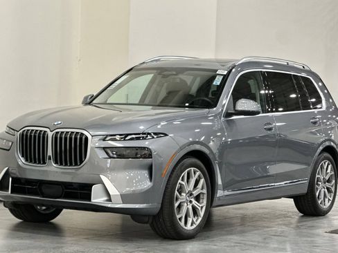 Used 2026 BMW X7 xDrive40i AWD/4WD image 8