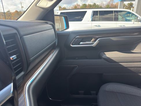 Used 2025 Chevrolet Silverado 1500 LT image 18