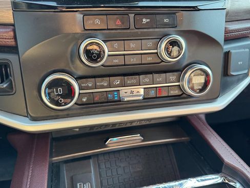Used 2024 Ford Expedition Max Limited image 19
