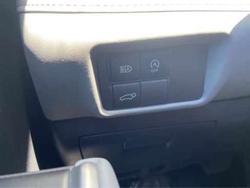 Used 2023 Toyota Highlander XLE FWD image 33