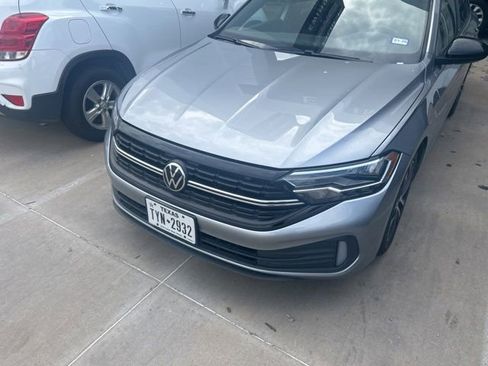 Used 2024 Volkswagen Jetta Sport FWD image 2