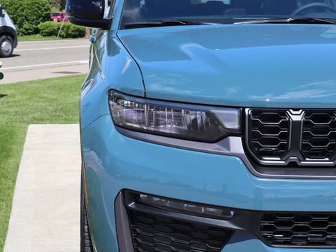 New 2026 Jeep Grand Cherokee L Limited AWD/4WD image 4