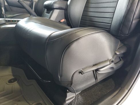 Used 2018 Toyota RAV4 XLE w/ Plus Extra Value Package FWD image 19