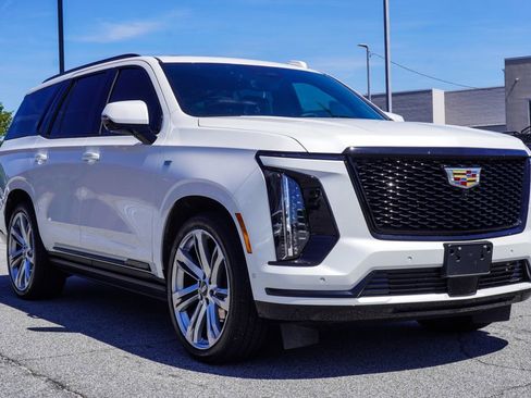 Used 2025 Cadillac Escalade Sport w/ Touring Package AWD/4WD image 5