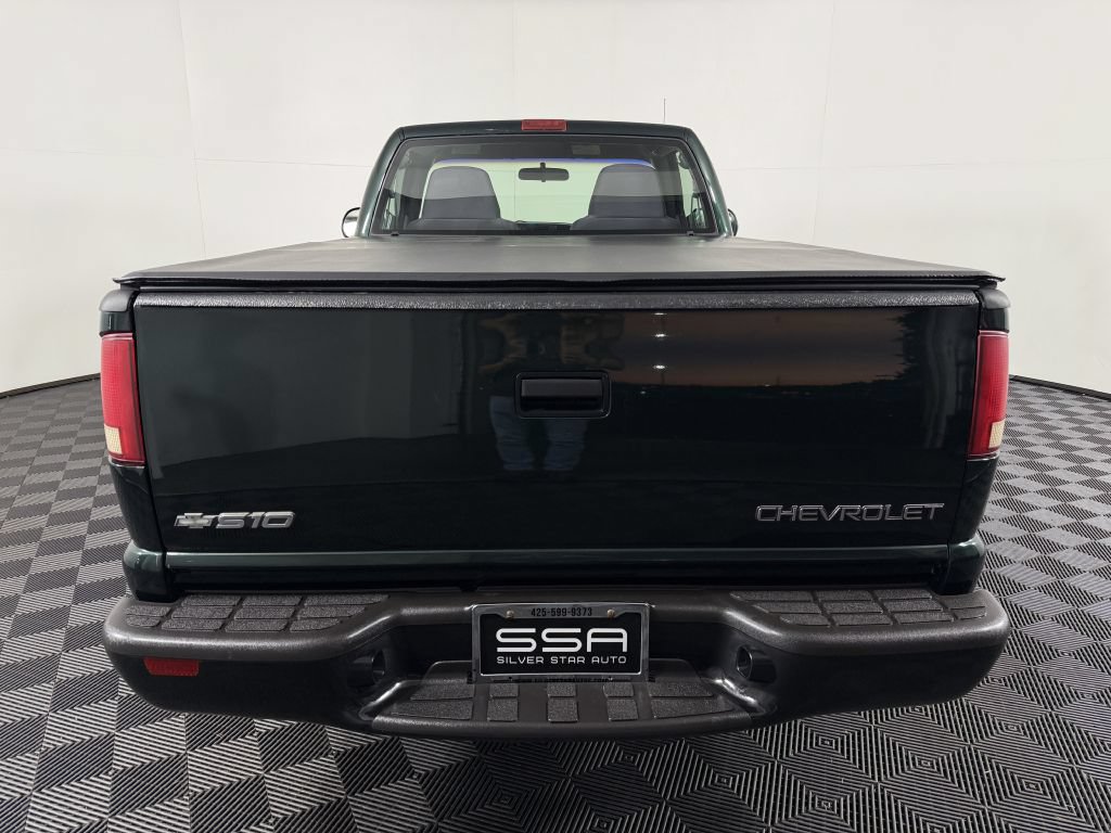 Used 2003 Chevrolet S10 Pickup 2WD Regular Cab image 5