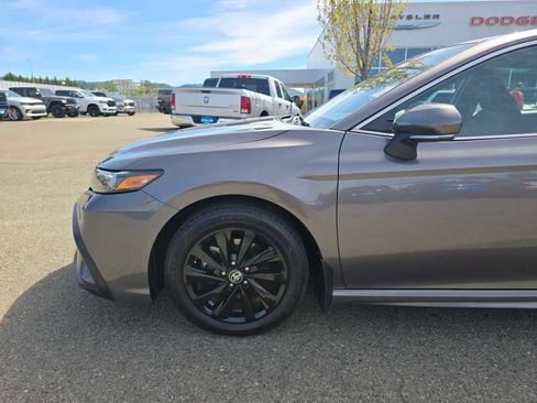 Used 2023 Toyota Camry SE FWD image 18