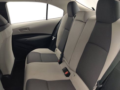 Used 2025 Toyota Corolla LE FWD image 18