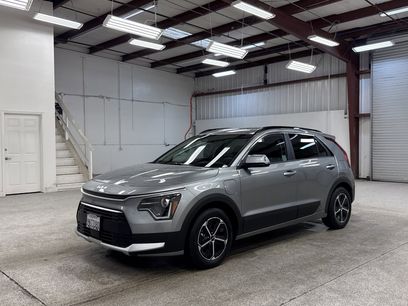 Used 2025 Kia Niro EX