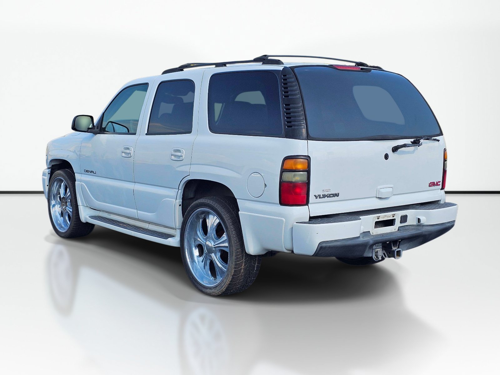 Used 2005 GMC Yukon Denali AWD/4WD image 12