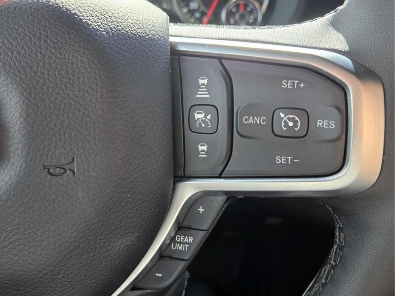 Used 2025 RAM 1500 Big Horn AWD/4WD image 32