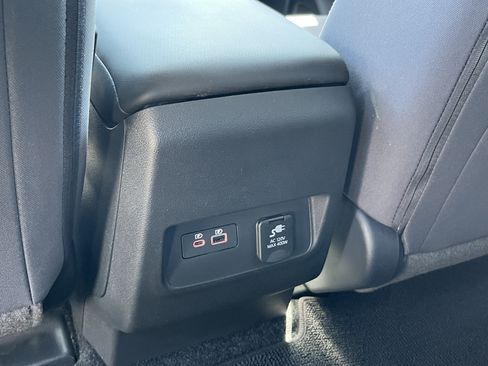 Used 2023 Nissan Frontier SV AWD/4WD image 18