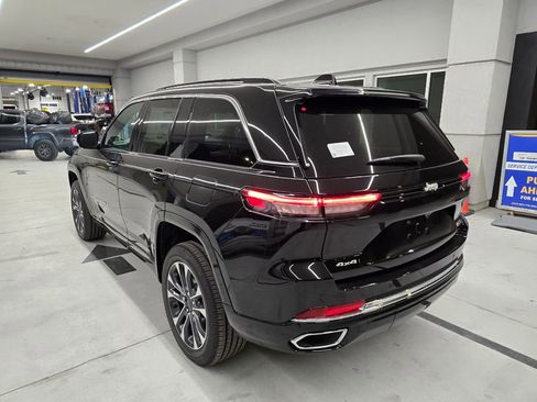 New 2025 Jeep Grand Cherokee Overland AWD/4WD image 4