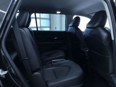 Certified 2025 Toyota Grand Highlander AWD image 17