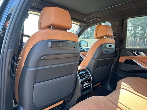 Used 2025 BMW X7 xDrive40i w/ M Sport Package image 21