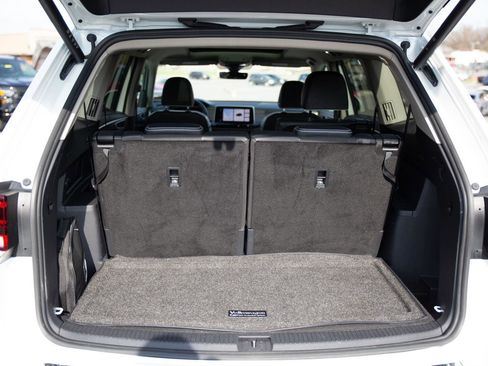 Used 2024 Volkswagen Atlas SEL Premium R-Line image 26