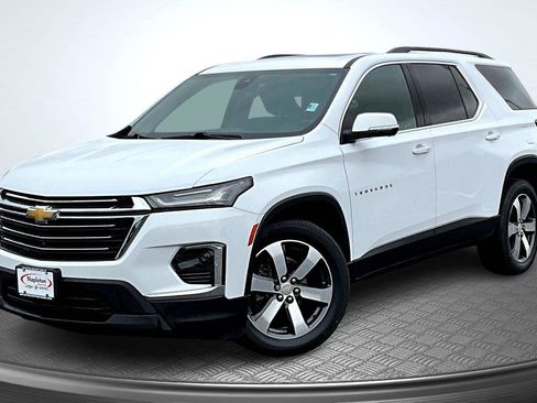 Used 2023 Chevrolet Traverse LT w/ LT Premium Package image 1